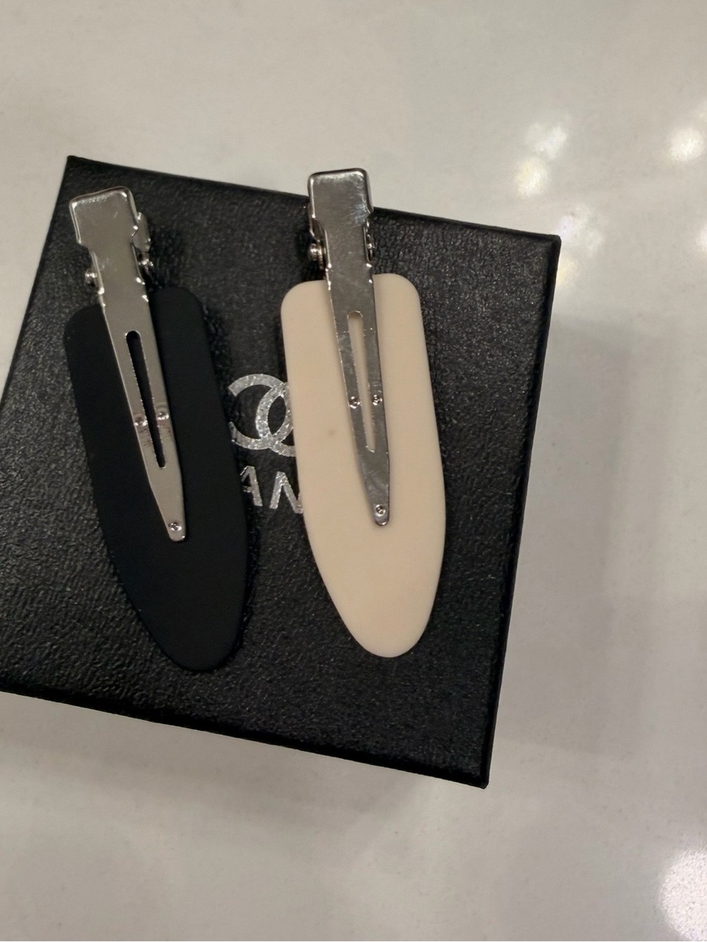 CHANEL Black and Cream Logo Hair Clips Set - Picture 2 of 2